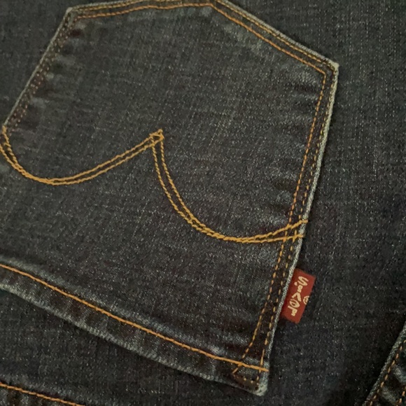 Mid-rise Straight Levi’s - Picture 2 of 7